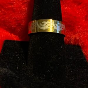 Elegant Gold and Silver Women's Ring